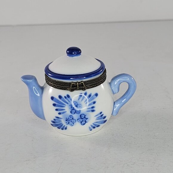 Vintage Miniature Blue White Ceramic Hinged Teapot Trinket Box - Picture 7 of 8